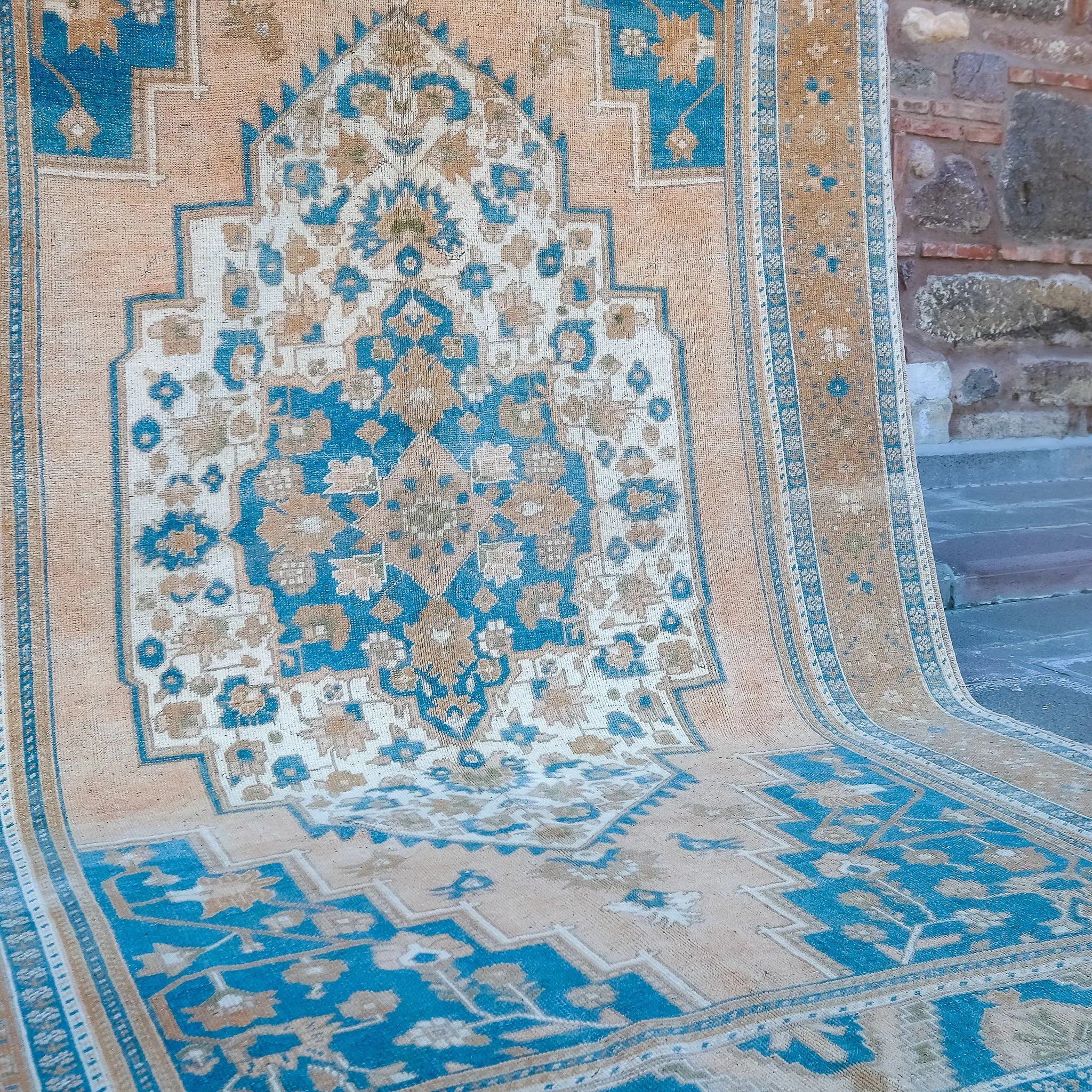 3936 Handwoven Vintage Rug 5'8x10'4