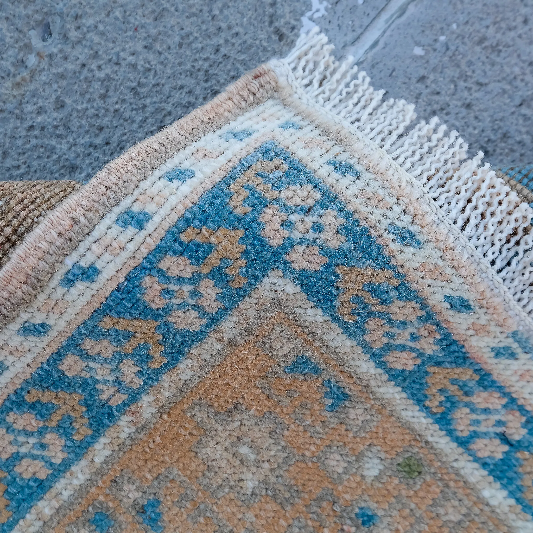 3936 Handwoven Vintage Rug 5'8x10'4