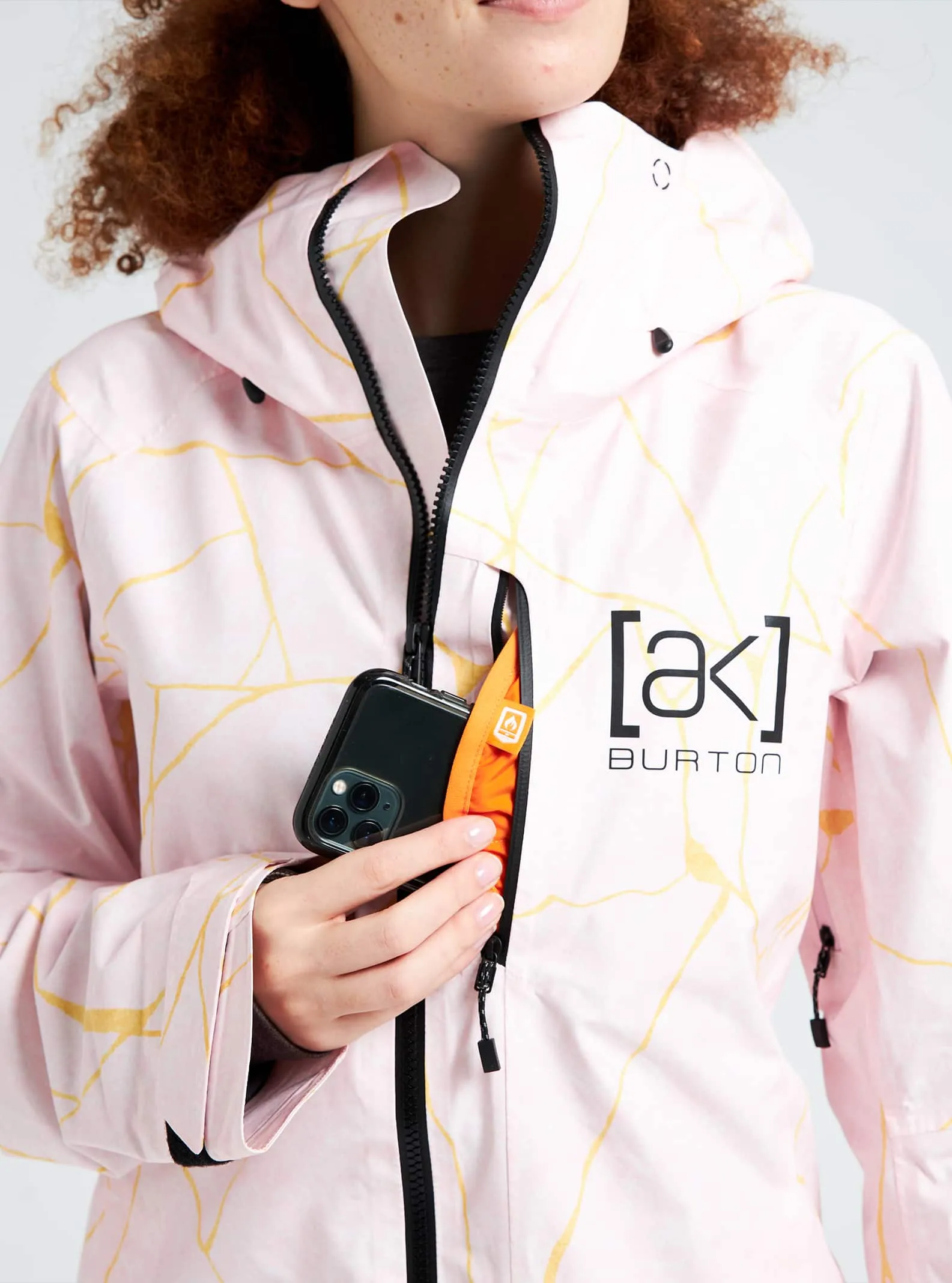 [ak] GORE-TEX 2L Upshift Snowboard Jacket 2022