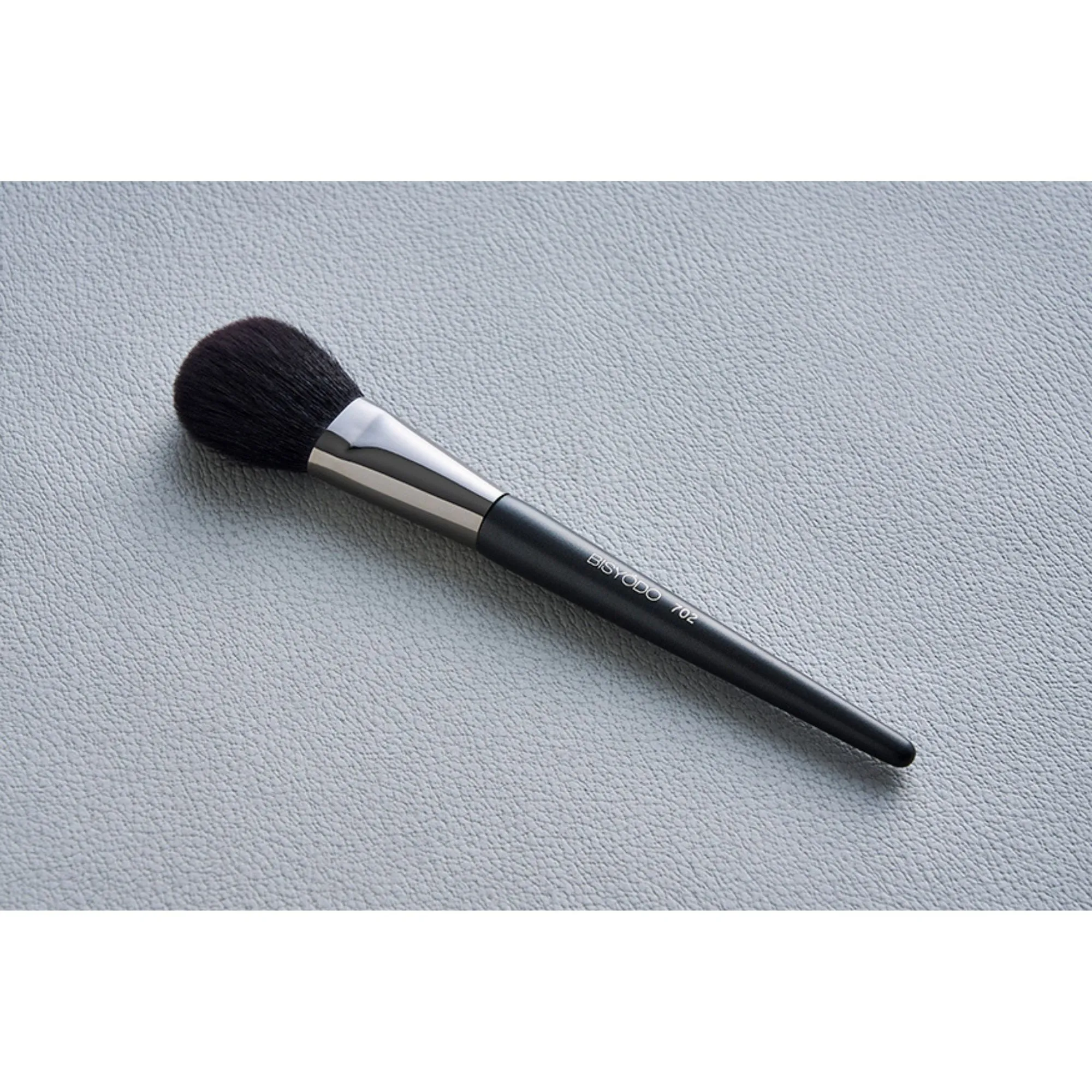 Bisyodo T-702 Cheek Brush, Tsumugi Series