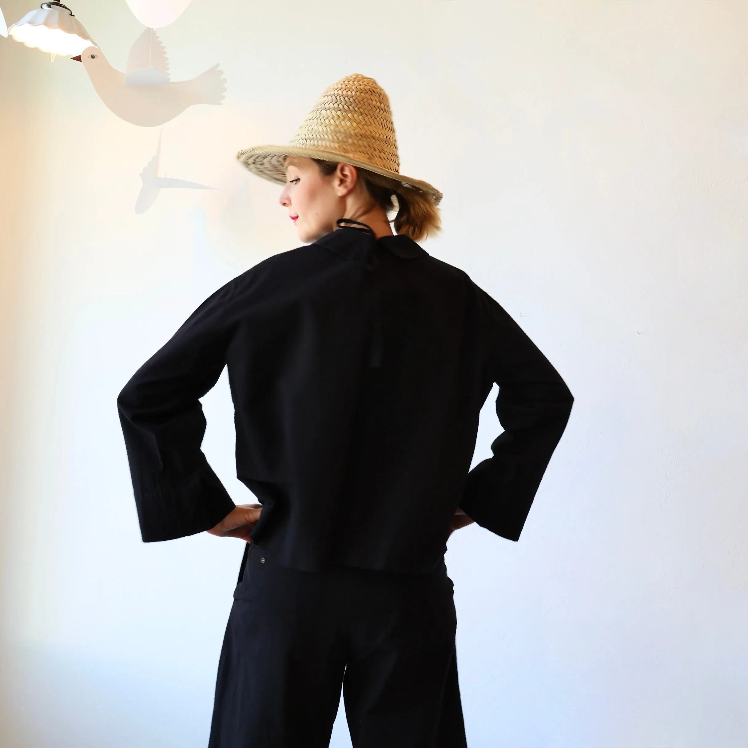 Bon Pointed Collar Shirt - Black Seersucker