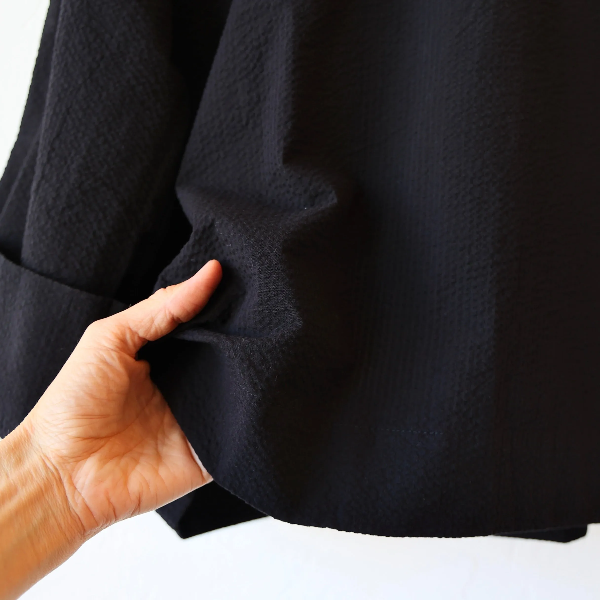 Bon Pointed Collar Shirt - Black Seersucker