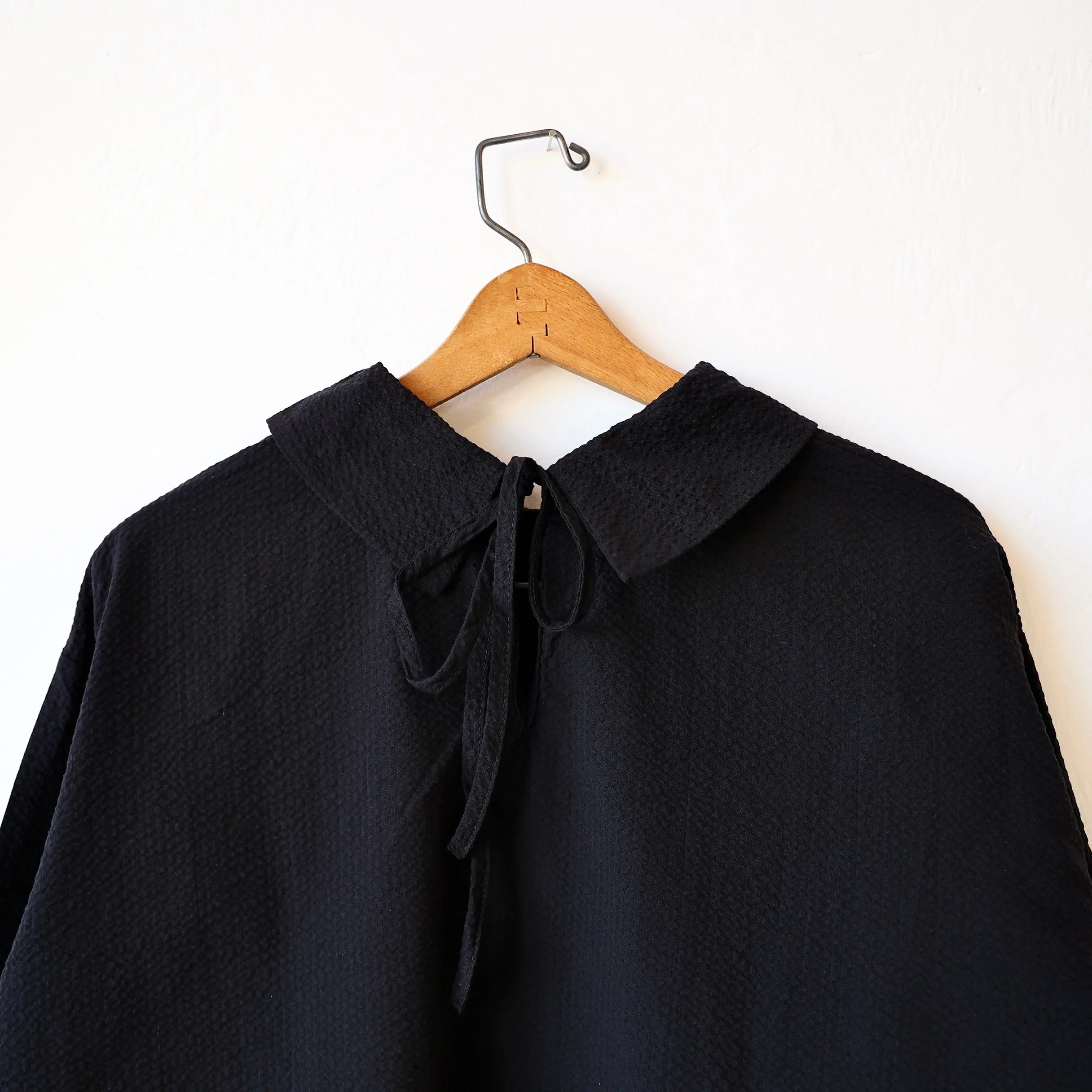 Bon Pointed Collar Shirt - Black Seersucker