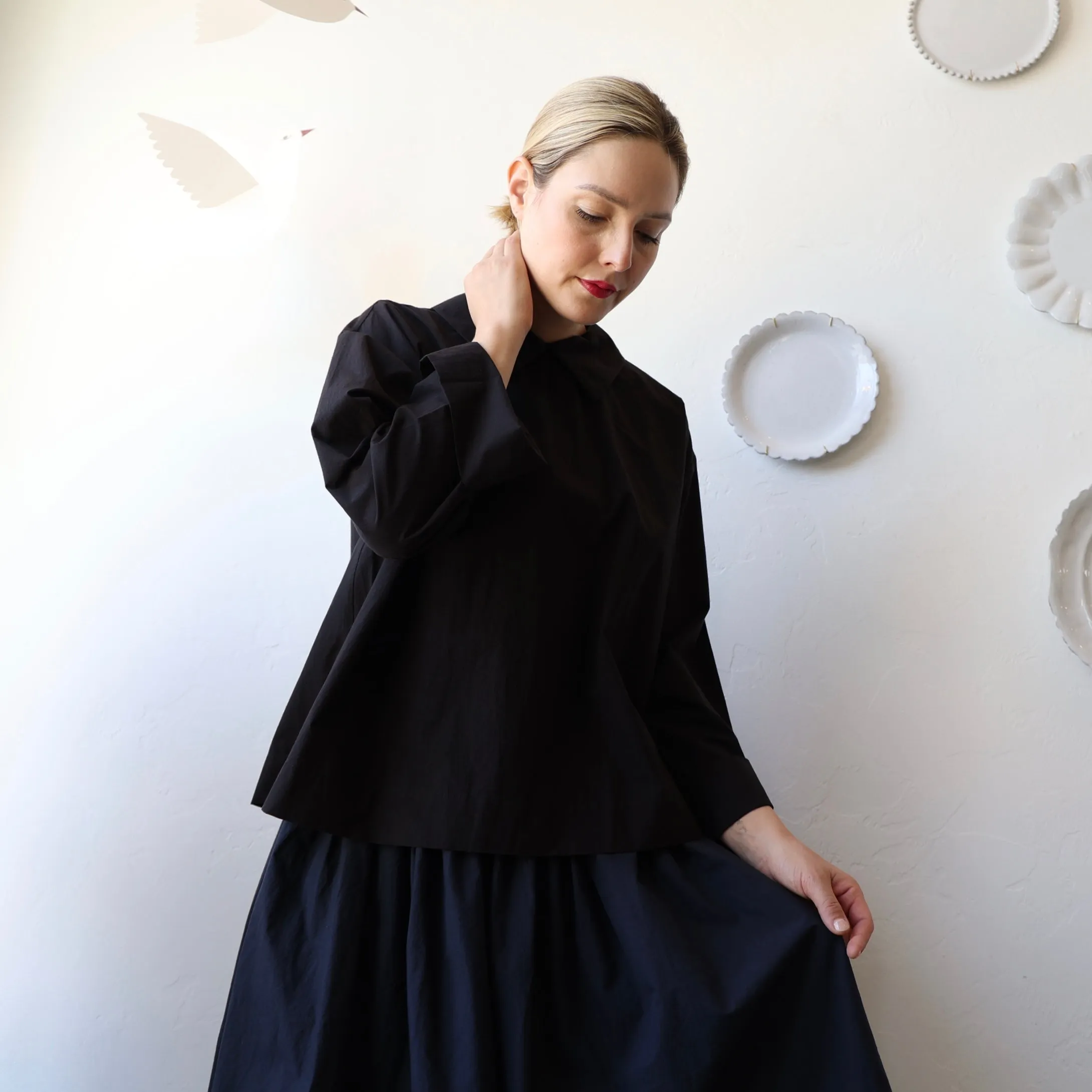Bon Pointed Collar Shirt - Black