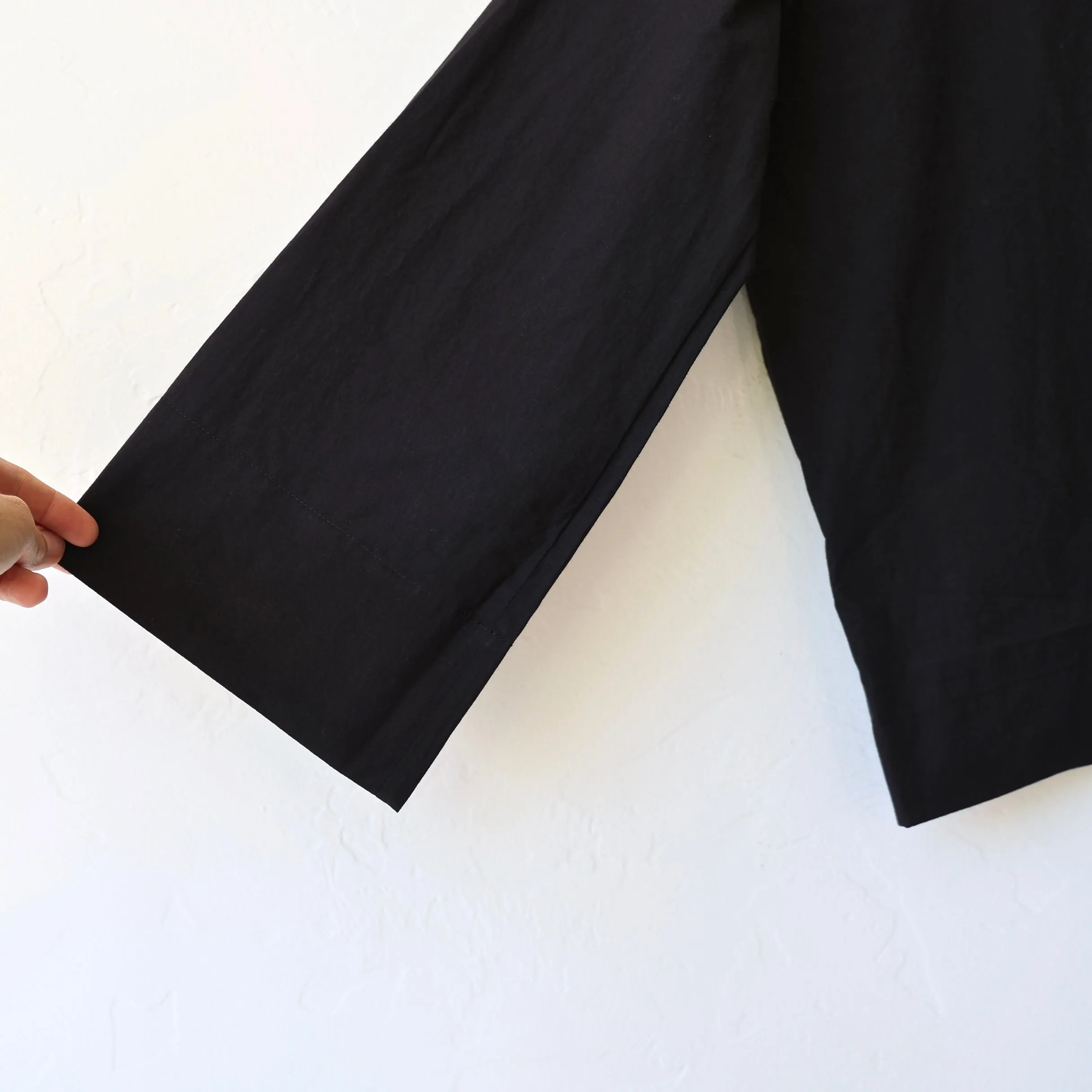 Bon Pointed Collar Shirt - Black
