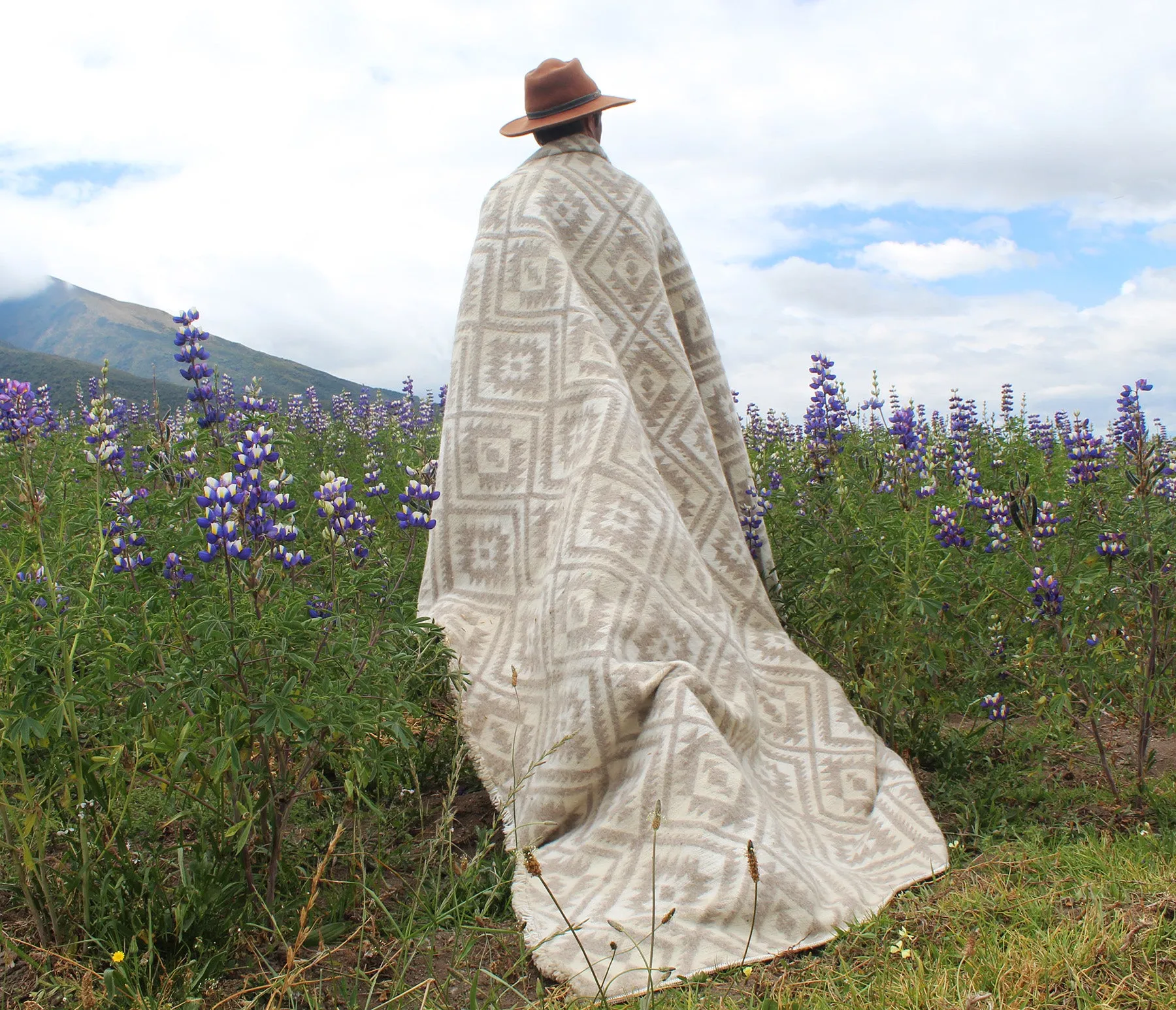 Cotacachi Premium Edition 100% Wool Blanket
