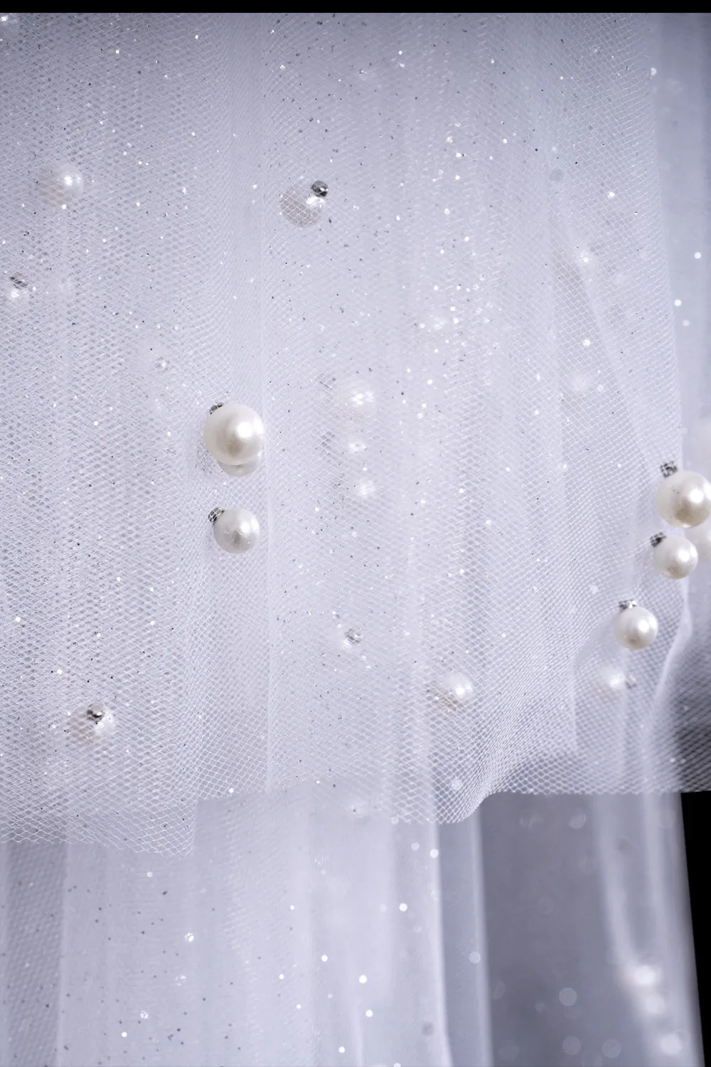 Dolores Simple With Pearls Wedding Veils