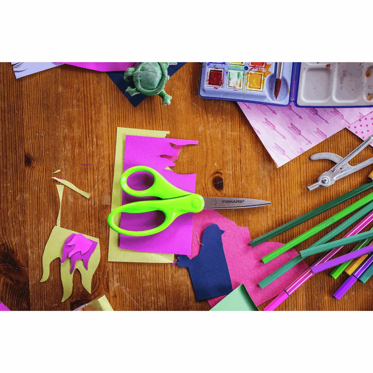 Fiskars Scissors Students: Antimicrobial: Pointed: 18cm | Paper Fabric Sewing Accessory