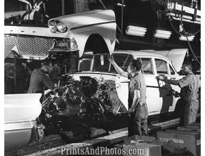 FORD ASSEMBLY LINE    0877