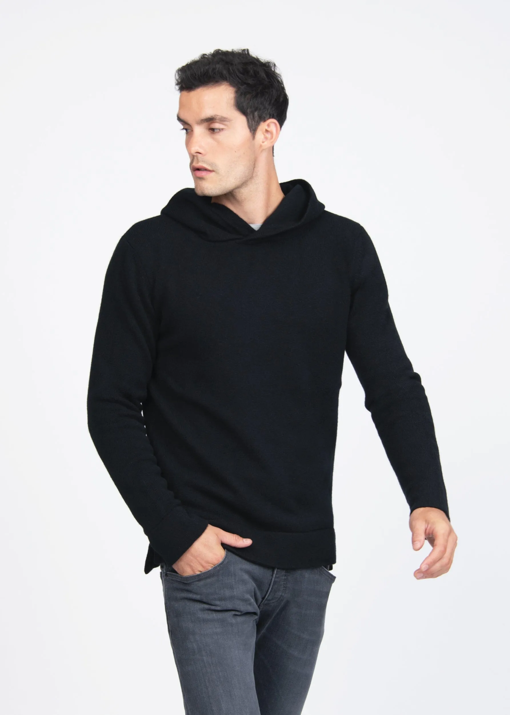 HOODED SWEATER