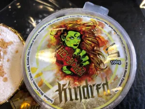 Kindred Decadent Wine & Gold Hexbomb