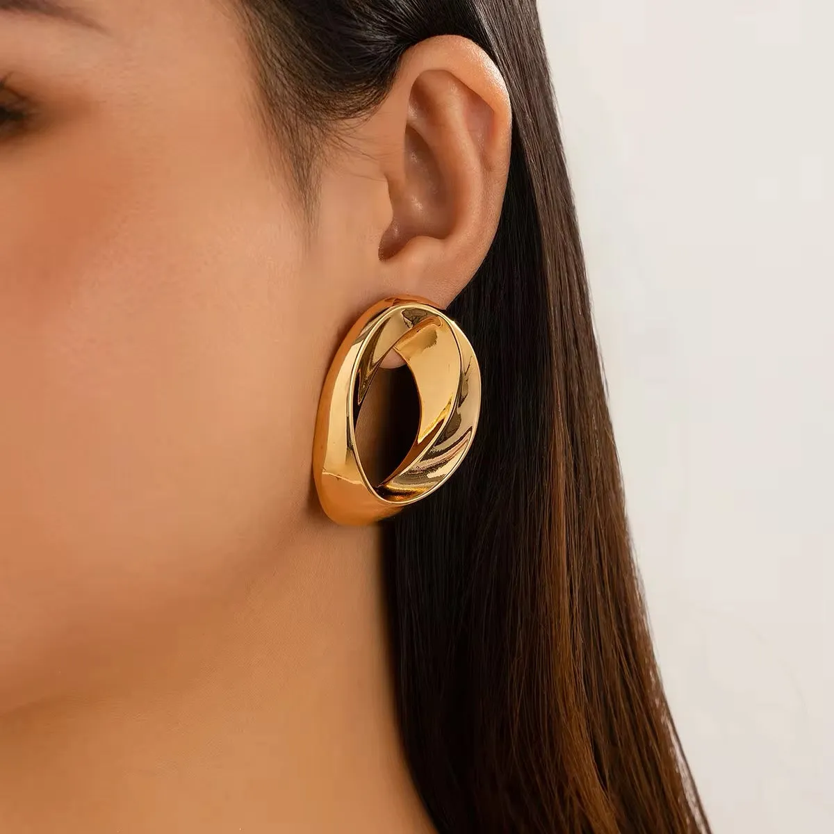 Luxury Glossy Round Circle Stud Earrings