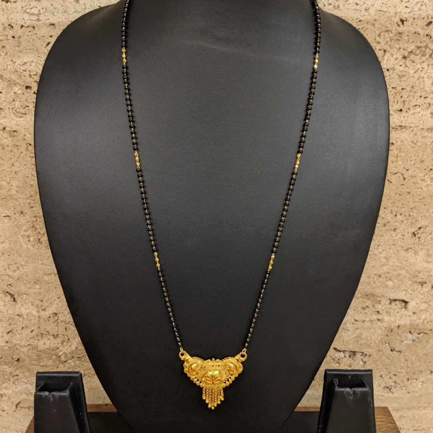 Maharashtrian Long Mangalsutra Designs Traditional Gold Pendant Simple Black Beads Chain