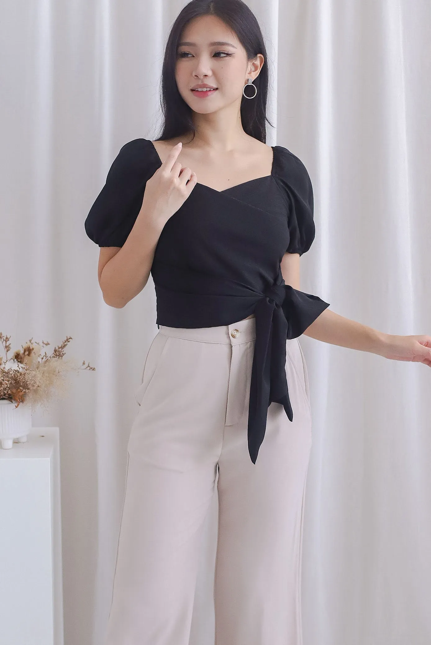 Michi Multiway Sash Tie Top In Black