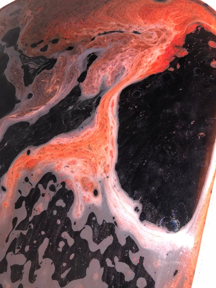 Morrighan Red&Black Metallic Bath Bomb with Single Use Soap