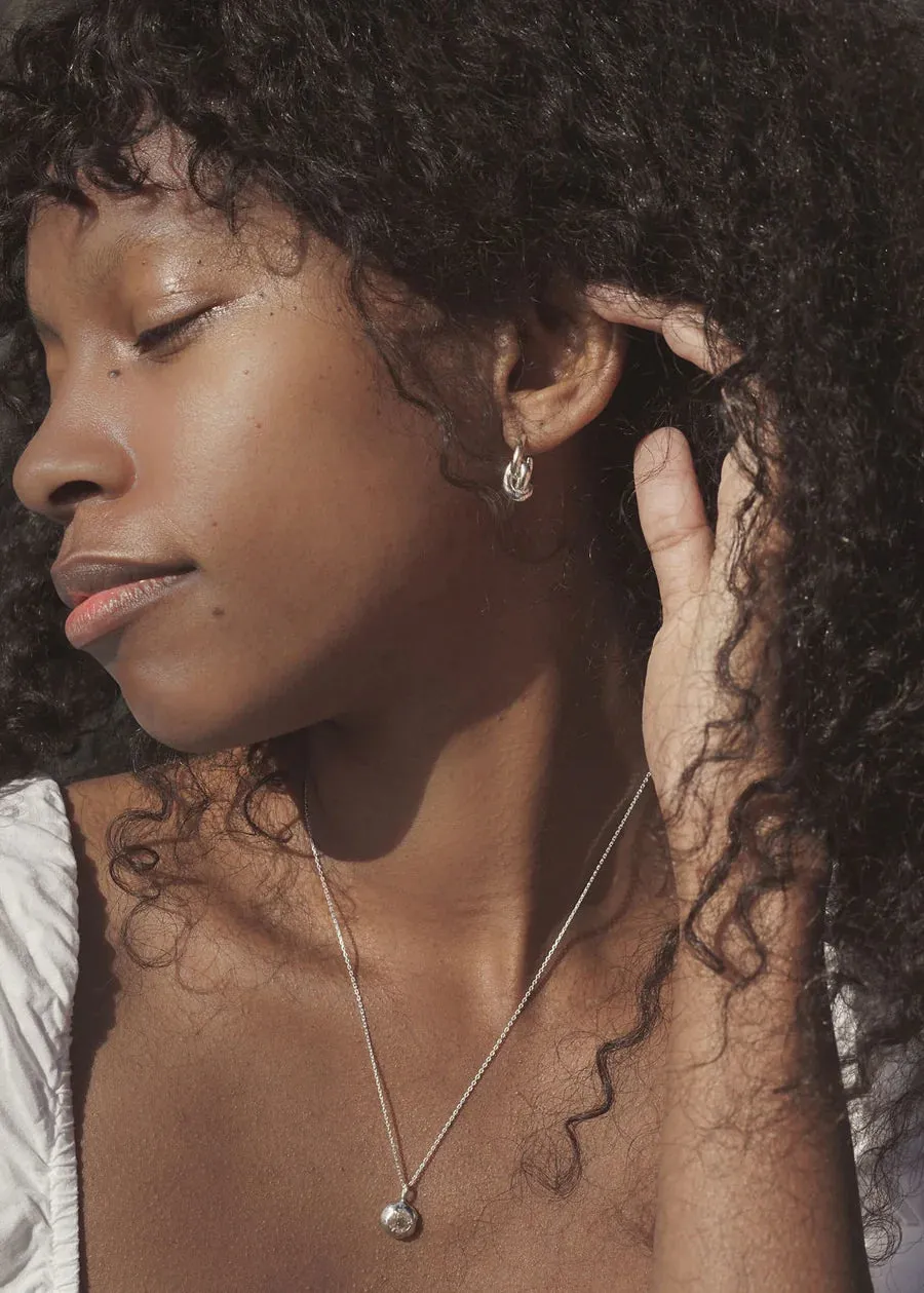nodo hoop earrings