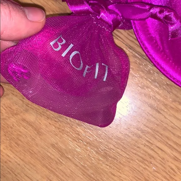NWT Victoria's Secret BIOFit 7-Way Bra