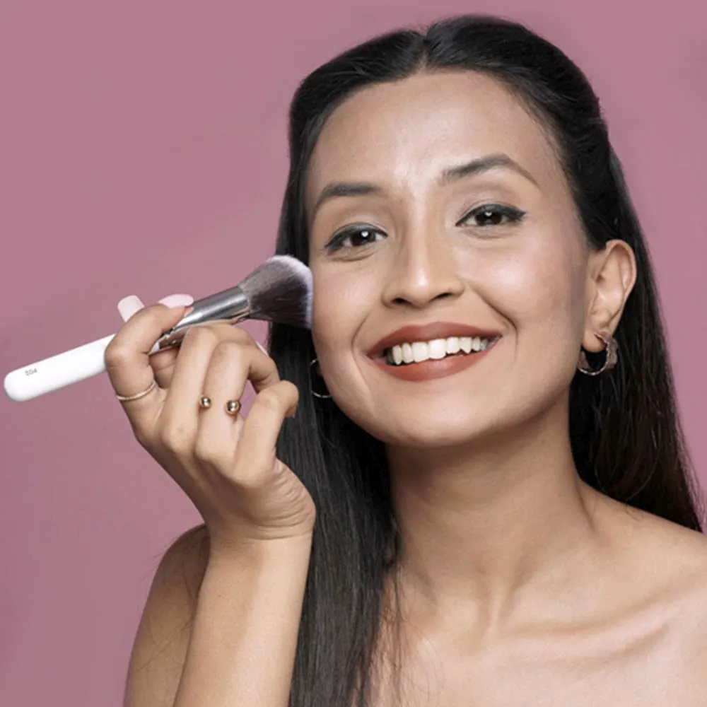 P02 - Professional Angled Blush Brush