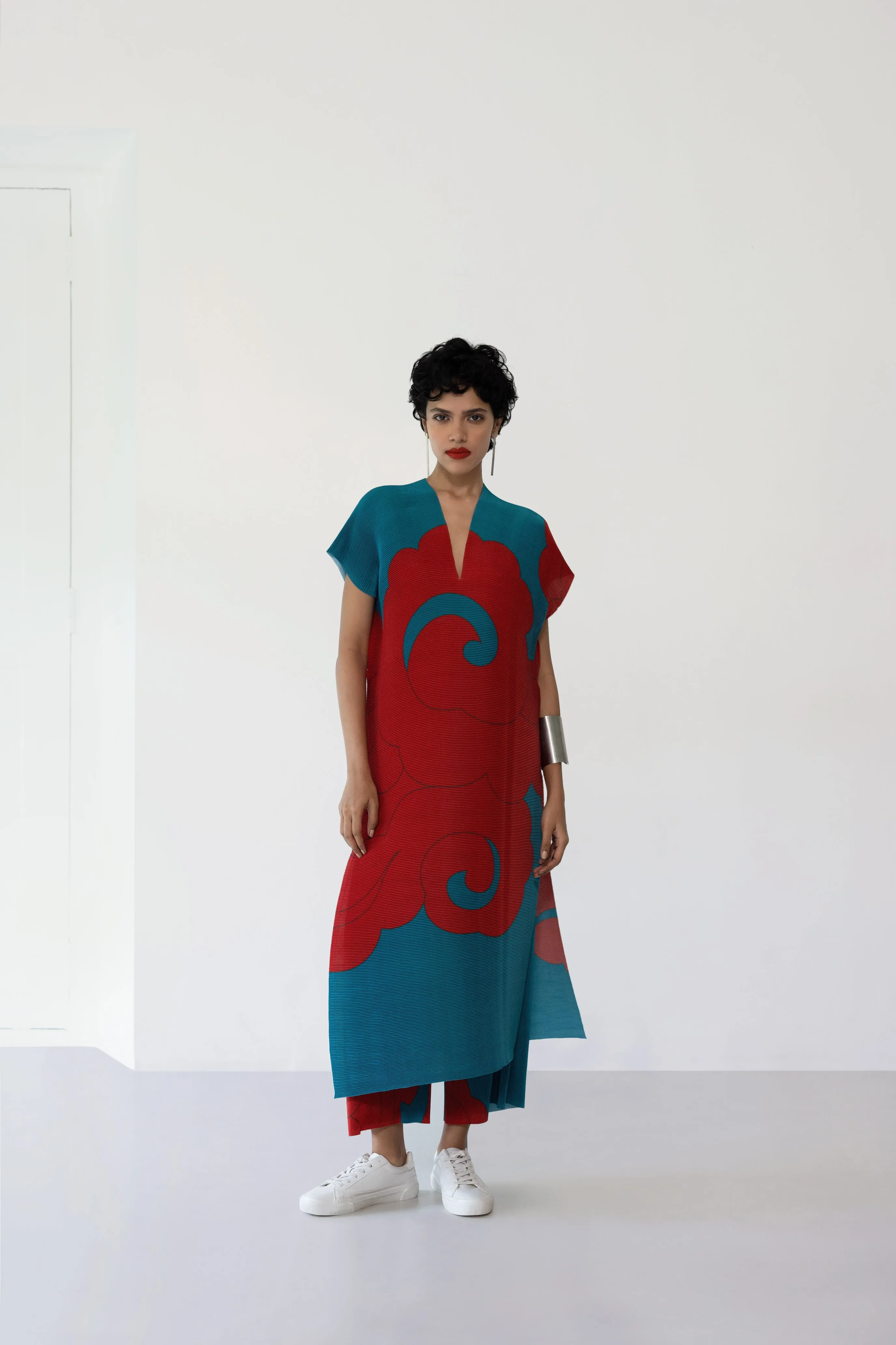 Pleated V-Neck Kurta Set