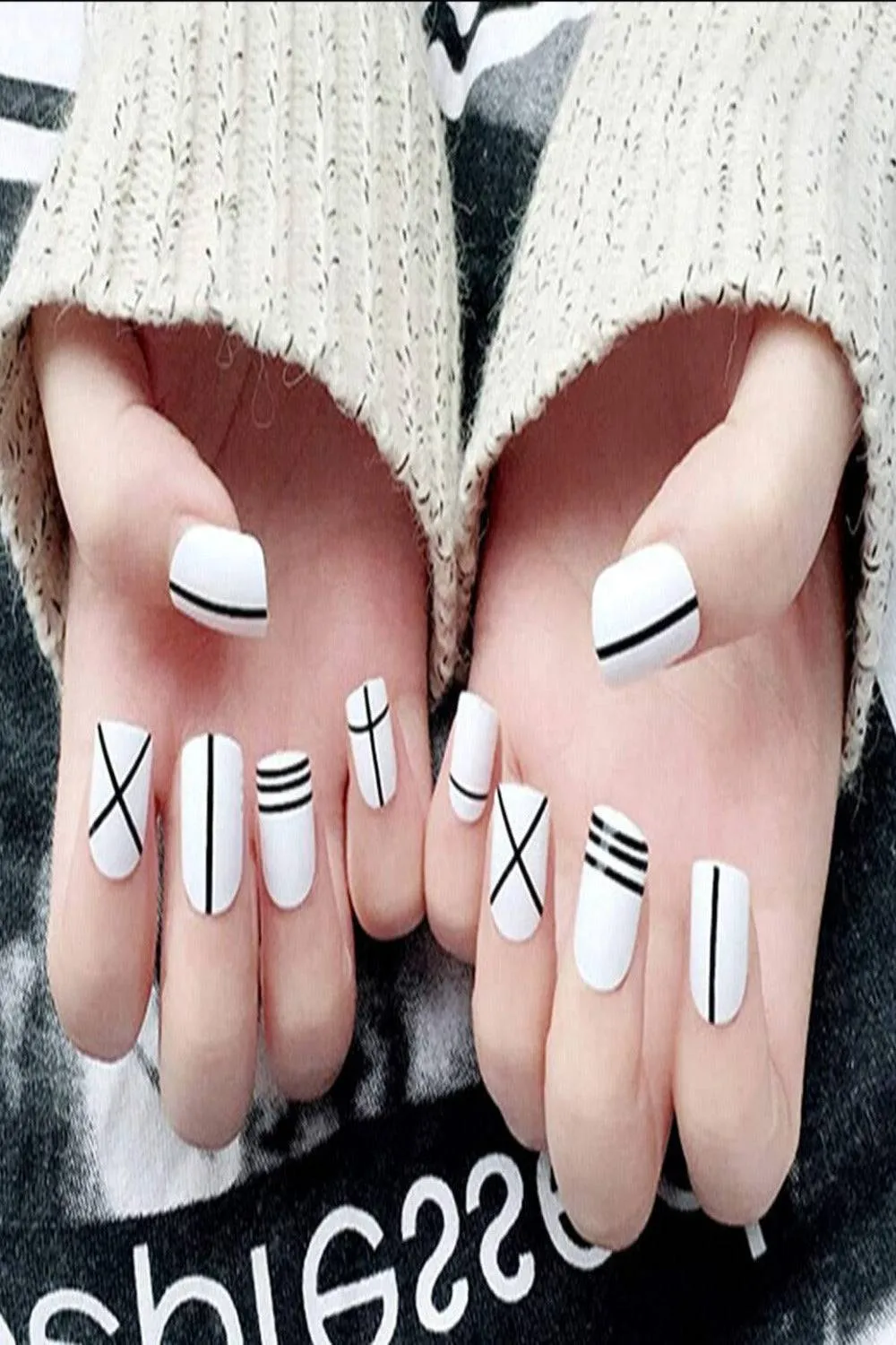 Press On Nails Black And White Short Square Line Design Nail Kit