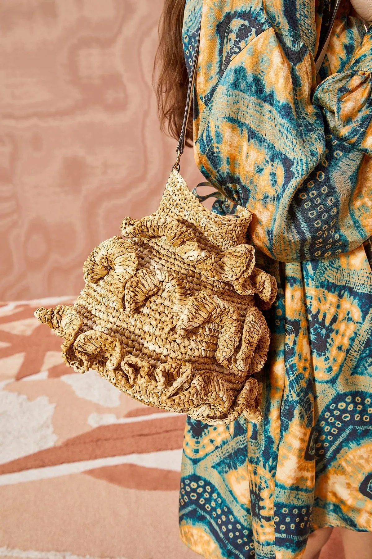 Ruffled Tulip Basket in Natural