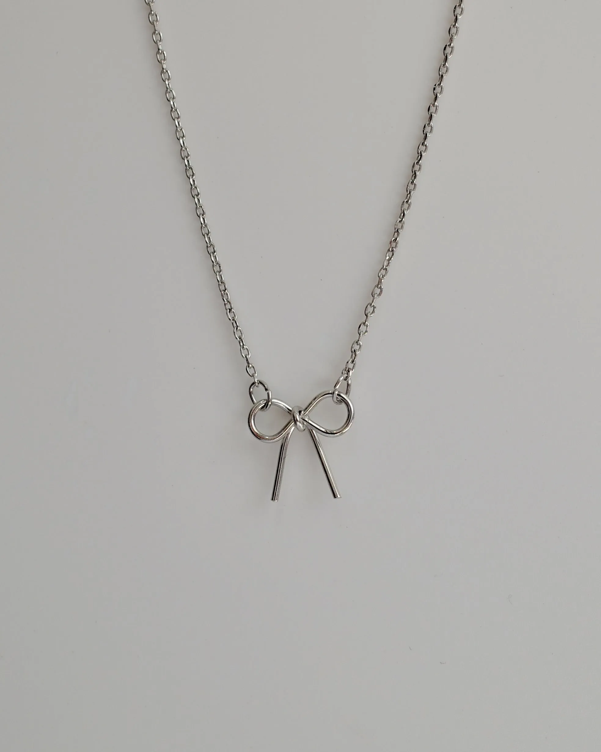 simple ribbon necklacce