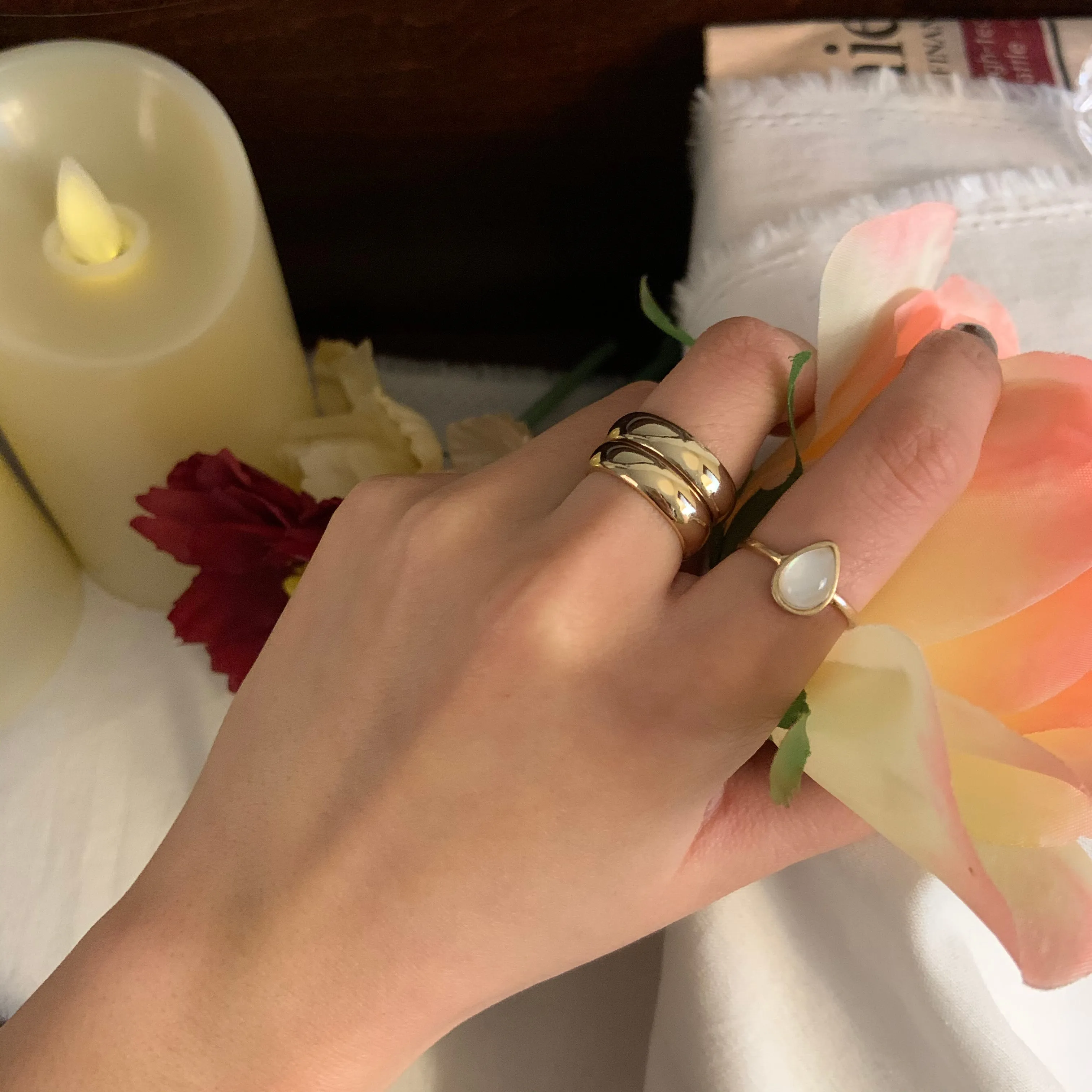 Simple Shiny Gold Ring Band