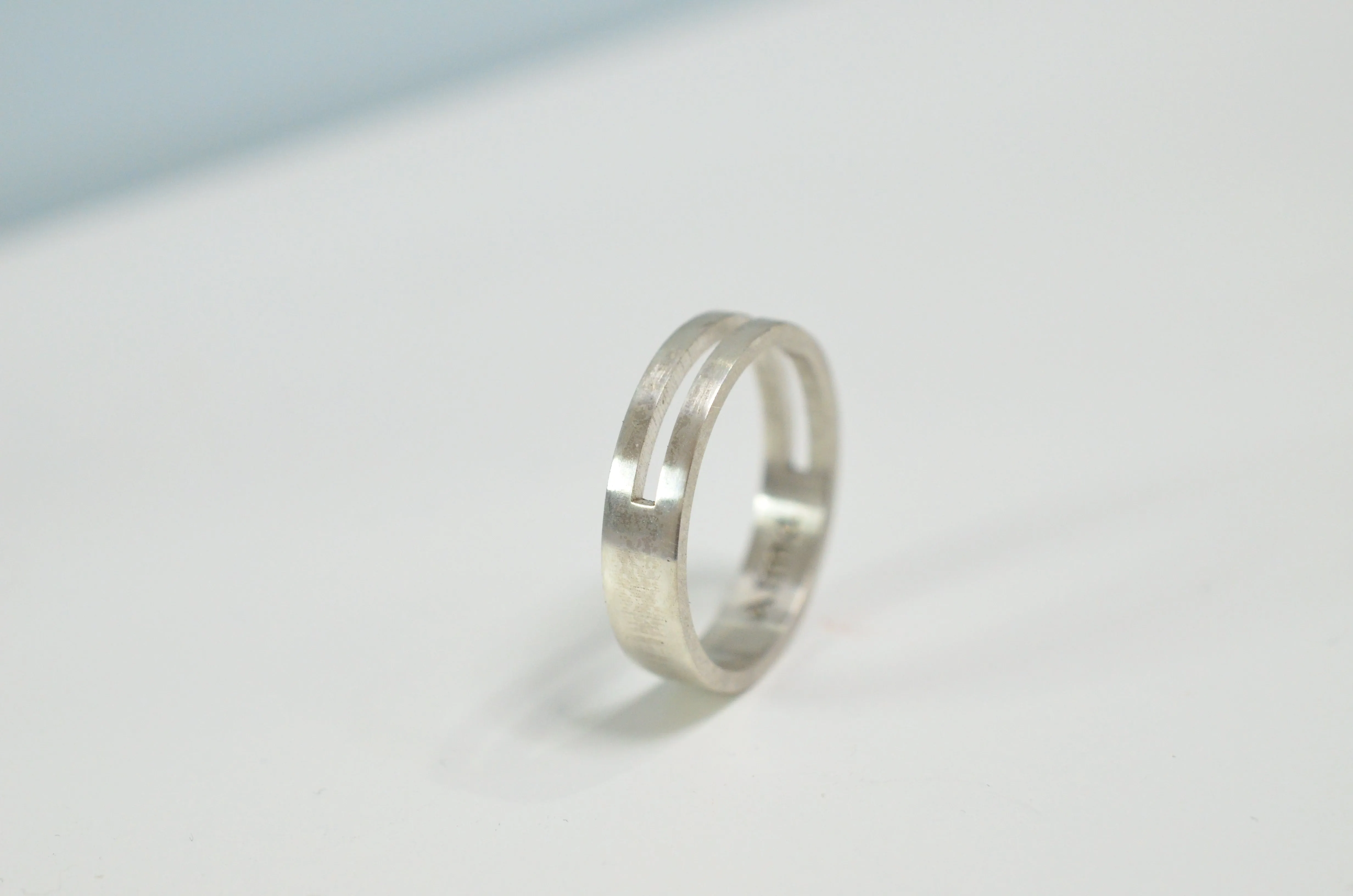 Sleek Harmony - The Alma Parallel Ring