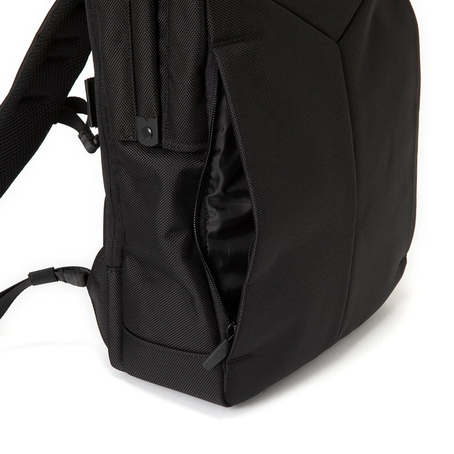 SML | エスエムエル　MOLDING RUCKSACK