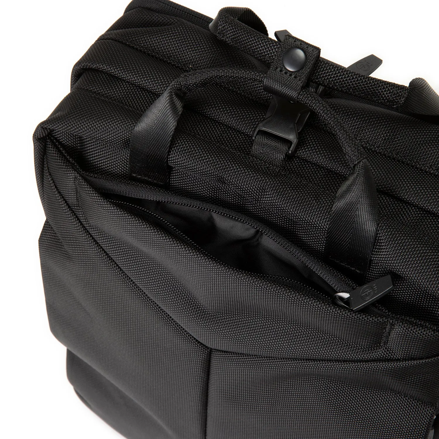 SML | エスエムエル　MOLDING RUCKSACK