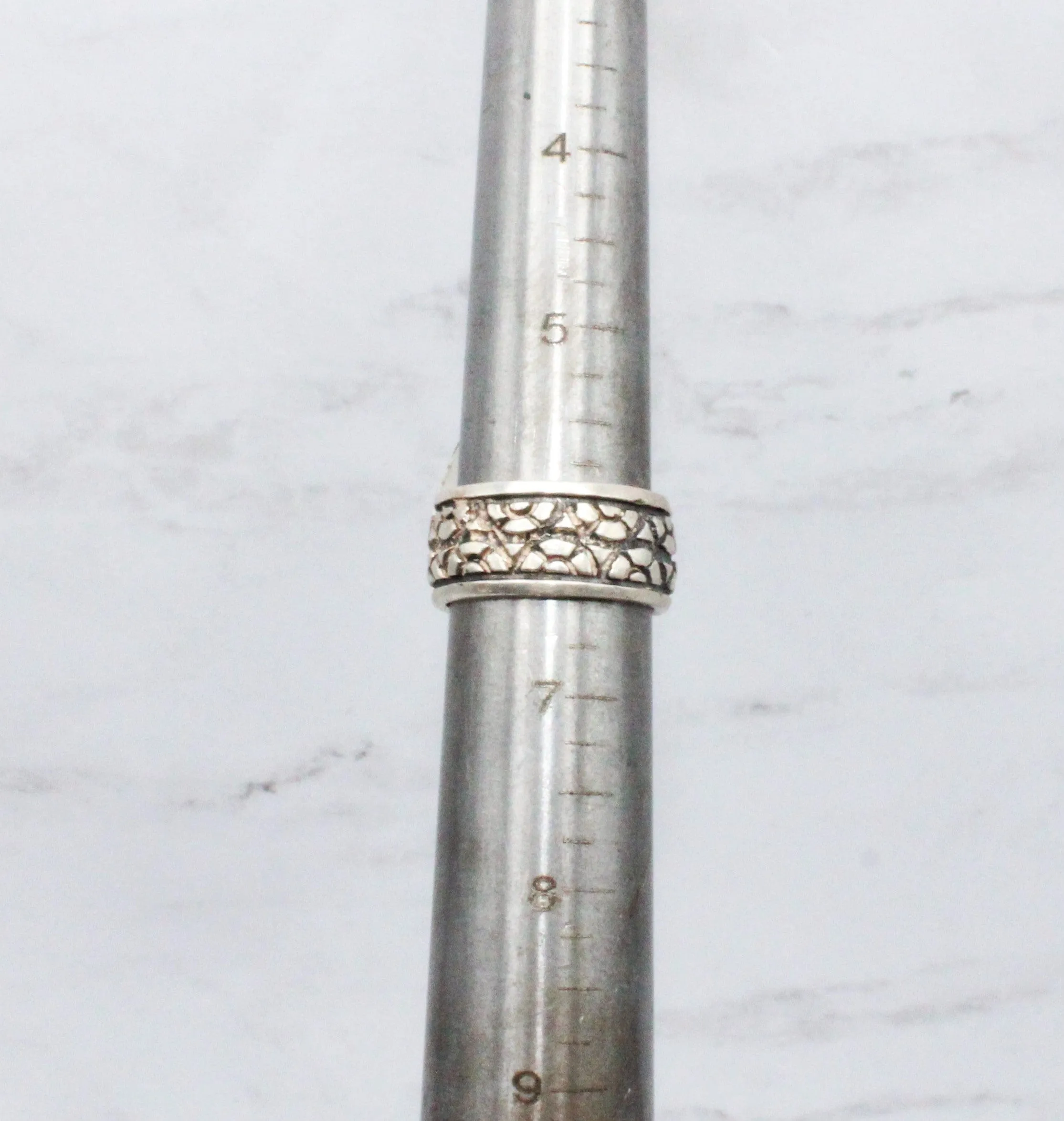 Sterling Silver Ring (Size 6)