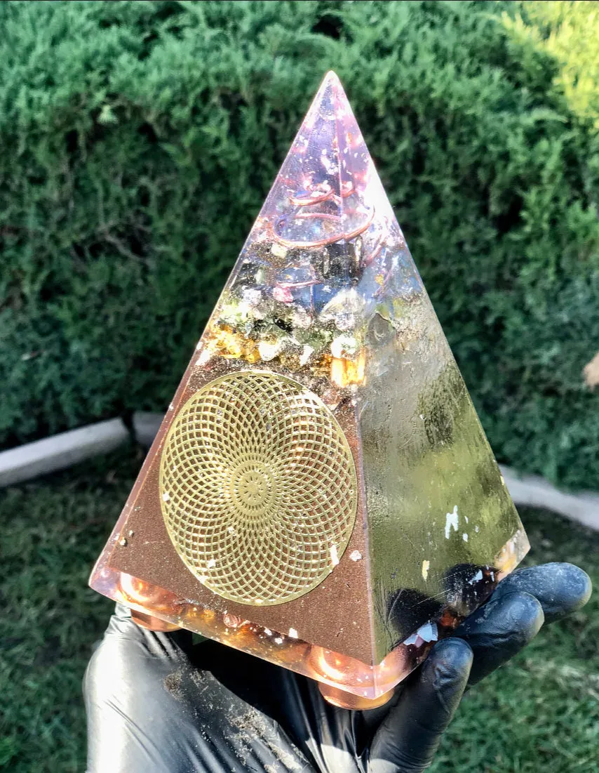 The “Sleek Tensor Ring Nubian Chakra” Orgone Pyramid