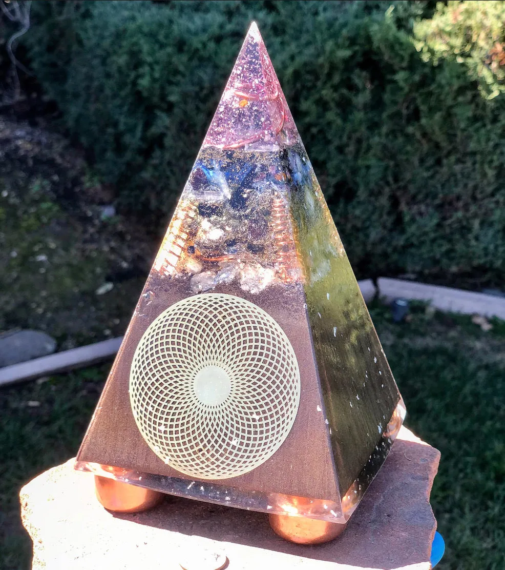 The “Sleek Tensor Ring Nubian Chakra” Orgone Pyramid