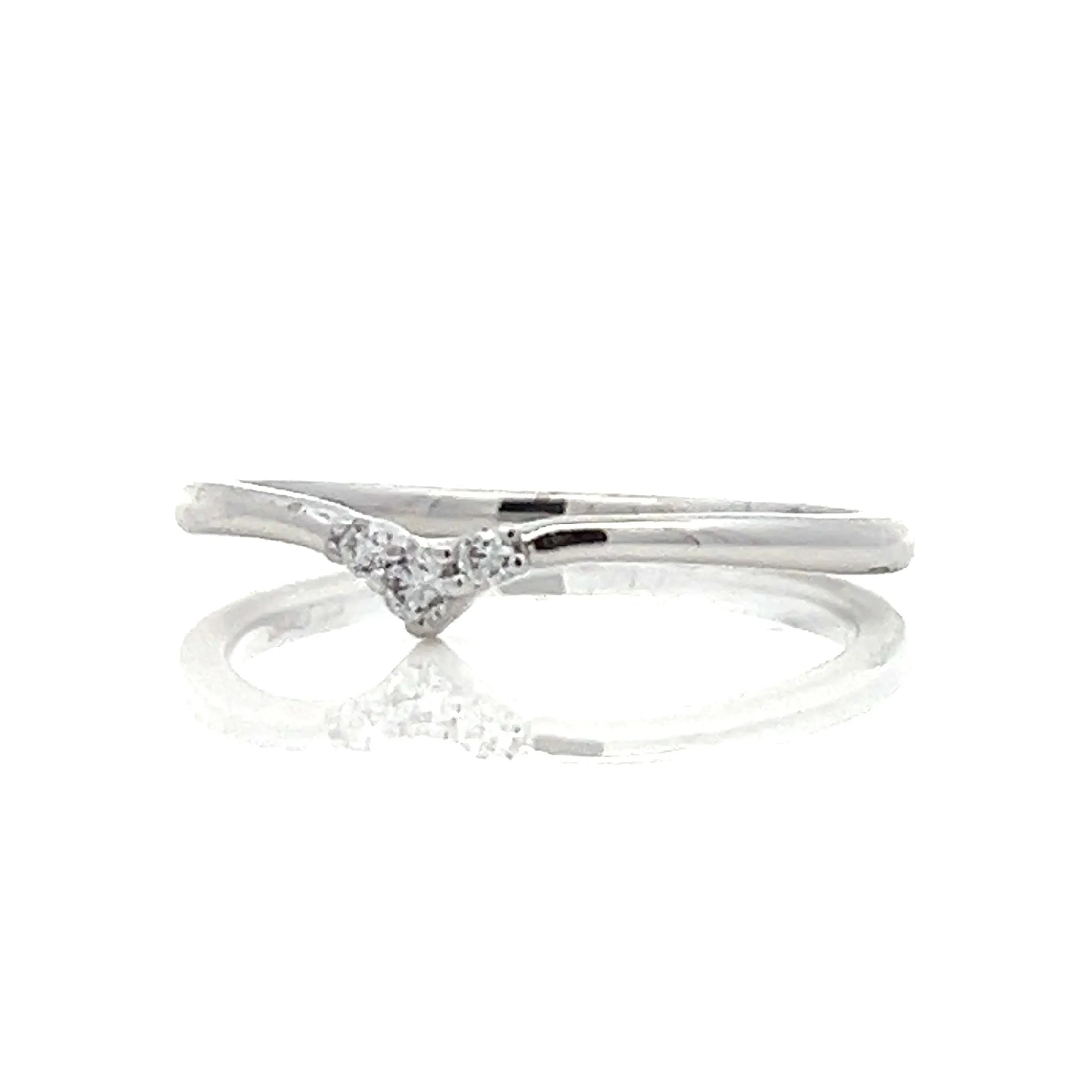 three-stone pointed diamond band