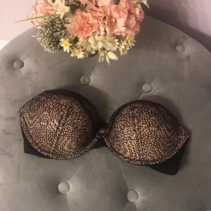 Very Sexy Multiway Push Up Bra with Lace. NWT.