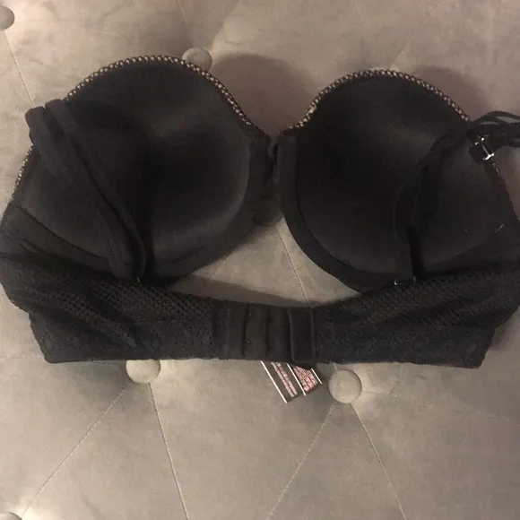 Very Sexy Multiway Push Up Bra with Lace. NWT.