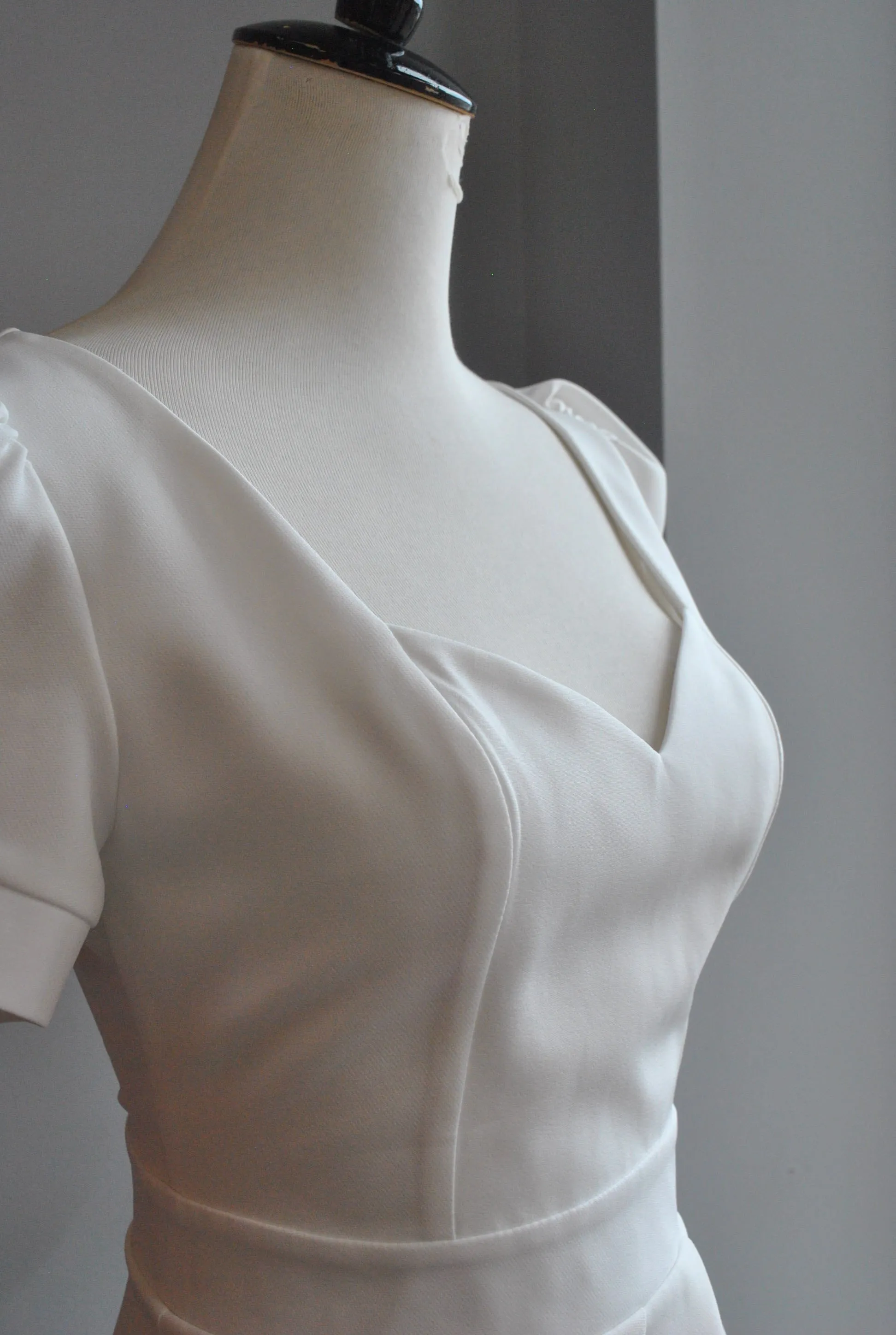 WHITE SIMPLE DRESS