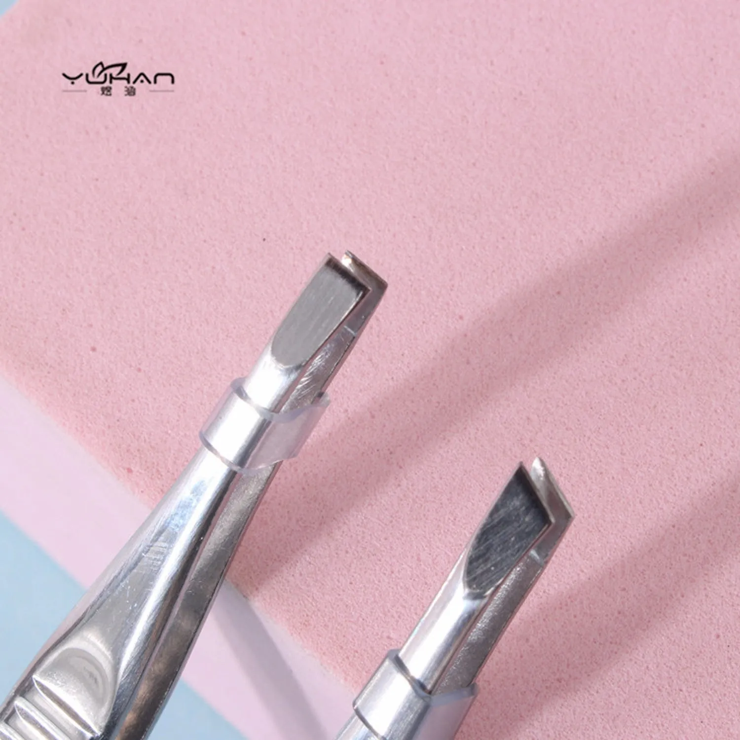 YURAN BEAUTY TOOLS Eyebrow Tweezer -#Angled  1pc